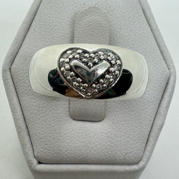 Affinity Diamond Heart Ring size 8 Sterling Silver .10 ct tw Dome Band - Picture 9 of 10